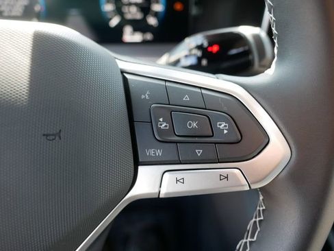 Used 2025 Volkswagen Tiguan S image 26