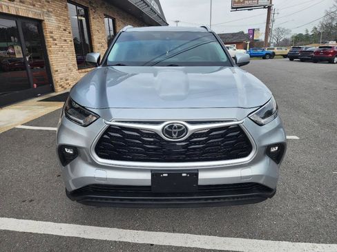 Used 2021 Toyota Highlander XLE image 8