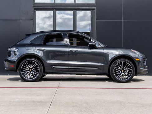 Certified 2026 Porsche Macan AWD/4WD image 12