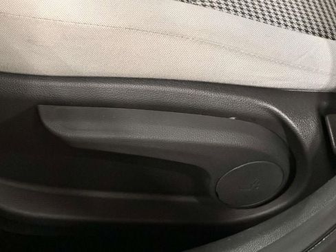 Used 2022 Hyundai Kona SE image 15