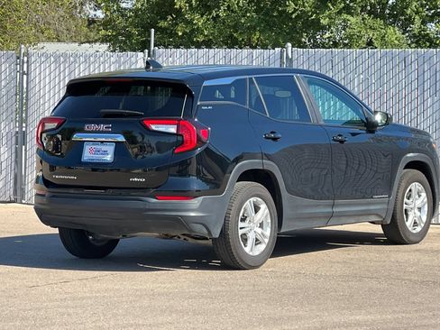 Used 2024 GMC Terrain SLE AWD/4WD image 4