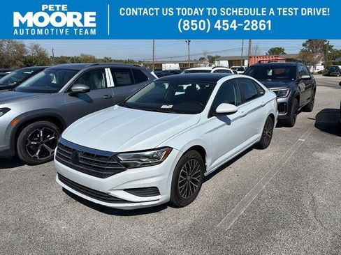 Used 2019 Volkswagen Jetta R-Line FWD image 1