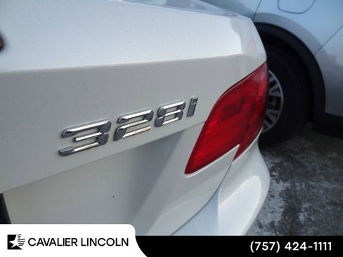 Used 2012 BMW 328i Convertible image 5