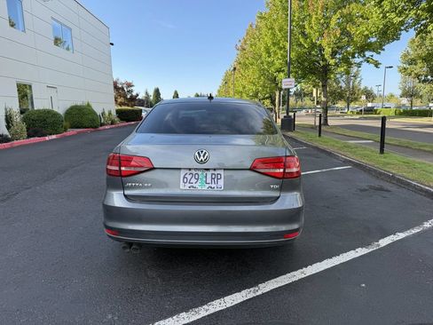Used 2015 Volkswagen Jetta TDI SE FWD image 10