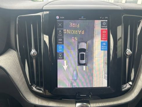Certified 2025 Volvo XC60 B5 Plus AWD/4WD image 24