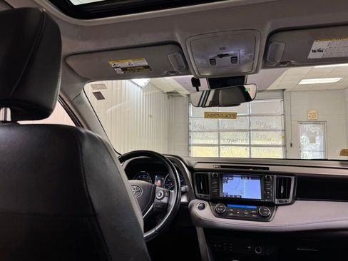 Used 2018 Toyota RAV4 Limited image 18