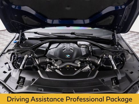 Used 2022 BMW 750i xDrive w/ Executive Package image 30