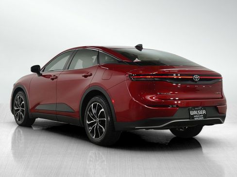 Used 2025 Toyota Crown Limited image 3