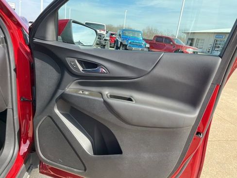 Used 2023 Chevrolet Equinox LT image 17