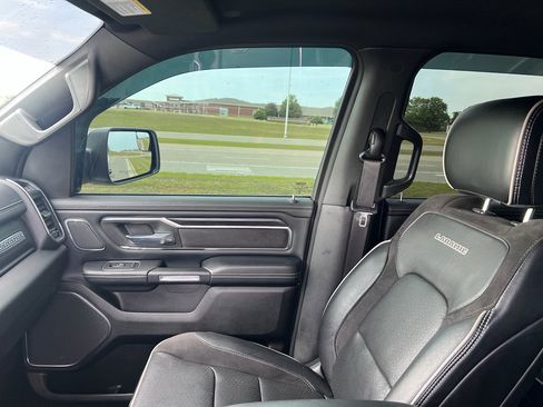 Used 2023 RAM 1500 Laramie AWD/4WD image 22
