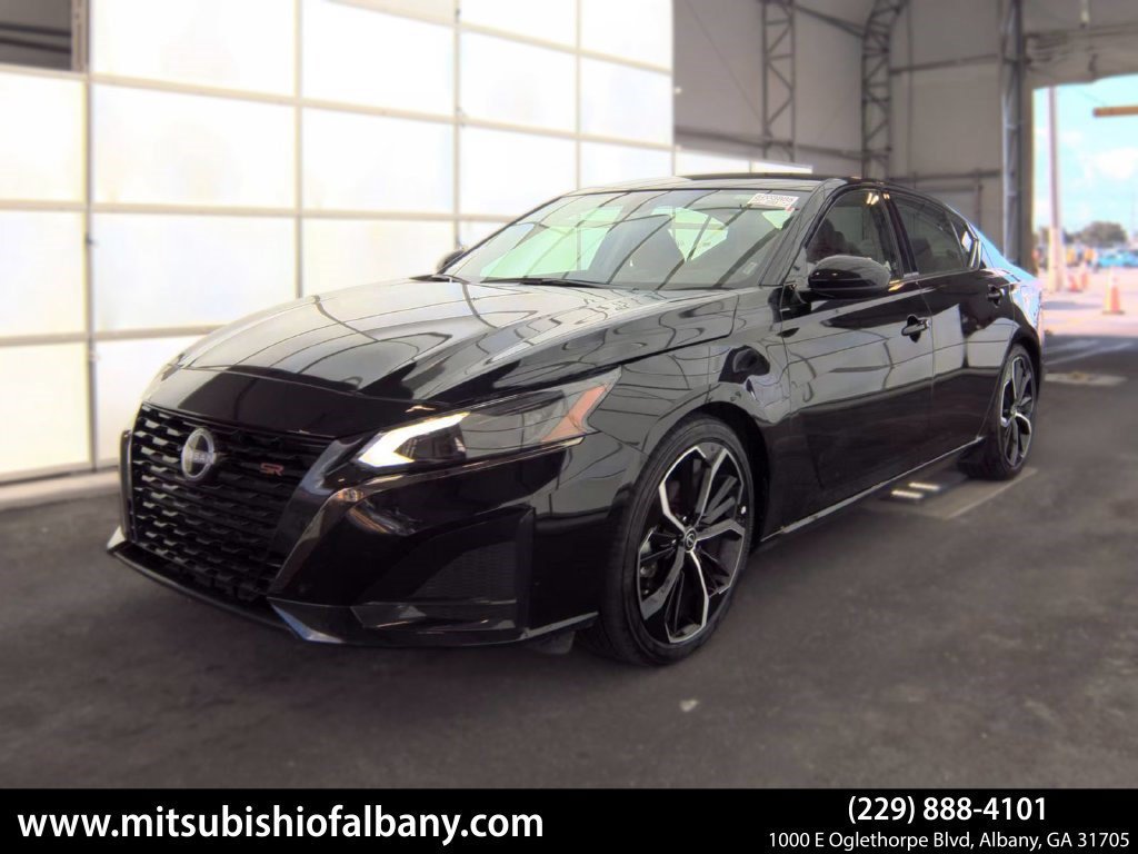 Used 2025 Nissan Altima 2.5 SR FWD image 1