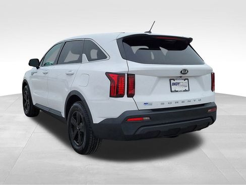 Used 2021 Kia Sorento LX image 6