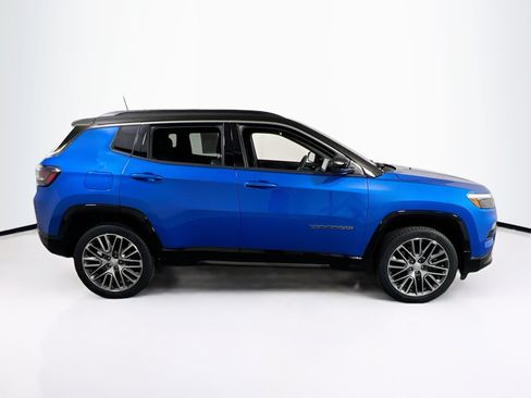 Used 2023 Jeep Compass Limited w/ Elite Group AWD/4WD image 4