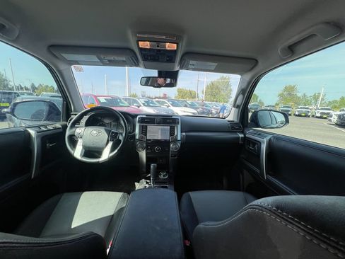Used 2023 Toyota 4Runner SR5 Premium w/ SR5 Premium Package AWD/4WD image 5