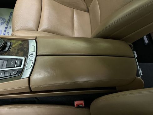 Used 2015 BMW 750Li xDrive AWD/4WD image 26