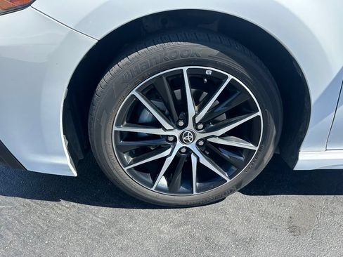 Used 2022 Toyota Camry SE FWD image 6