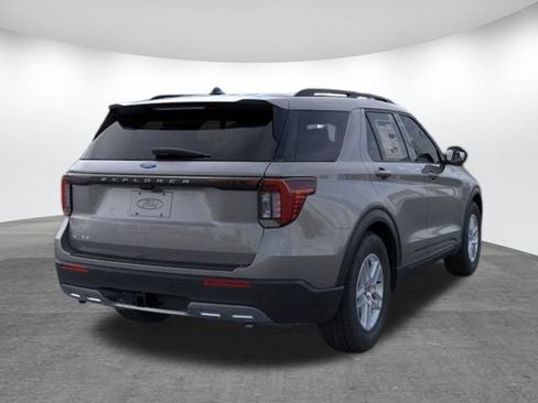 New 2026 Ford Explorer Active image 8