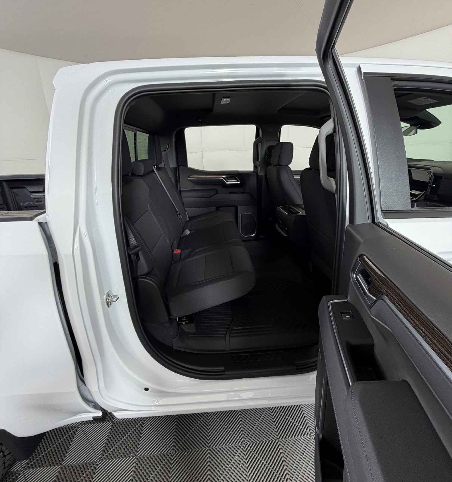New 2026 Chevrolet Silverado 1500 RST AWD/4WD image 5