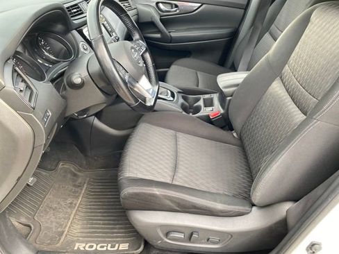 Certified 2020 Nissan Rogue SV image 10