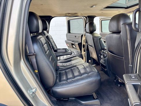 Used 2005 HUMMER H2 w/ Preferred Equipment Group AWD/4WD image 9