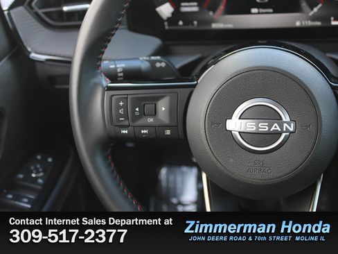 Used 2025 Nissan Kicks SR AWD/4WD image 12
