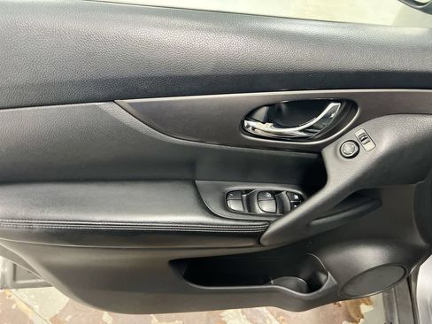 Used 2015 Nissan Rogue SV AWD/4WD image 20