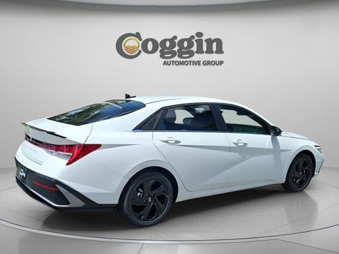 New 2026 Hyundai Elantra SEL Sport Premium FWD image 5