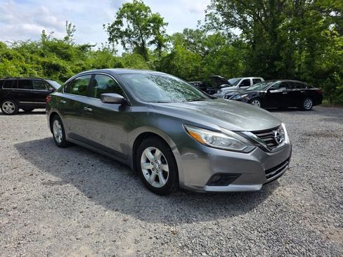 Used 2017 Nissan Altima 2.5 image 3