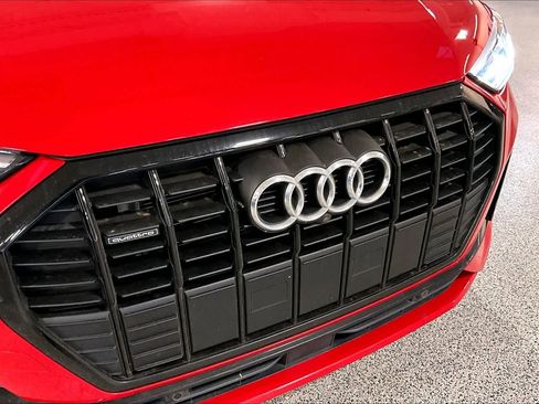 Used 2024 Audi Q3 2.0T Premium Plus w/ Premium Plus Package AWD/4WD image 32