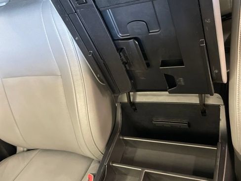 Used 2010 Toyota Sequoia Platinum AWD/4WD image 17