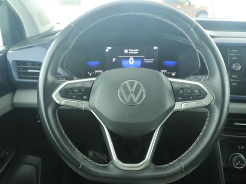Used 2022 Volkswagen Taos SE image 11