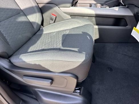 New 2026 RAM 1500 4x4 Crew Cab image 13