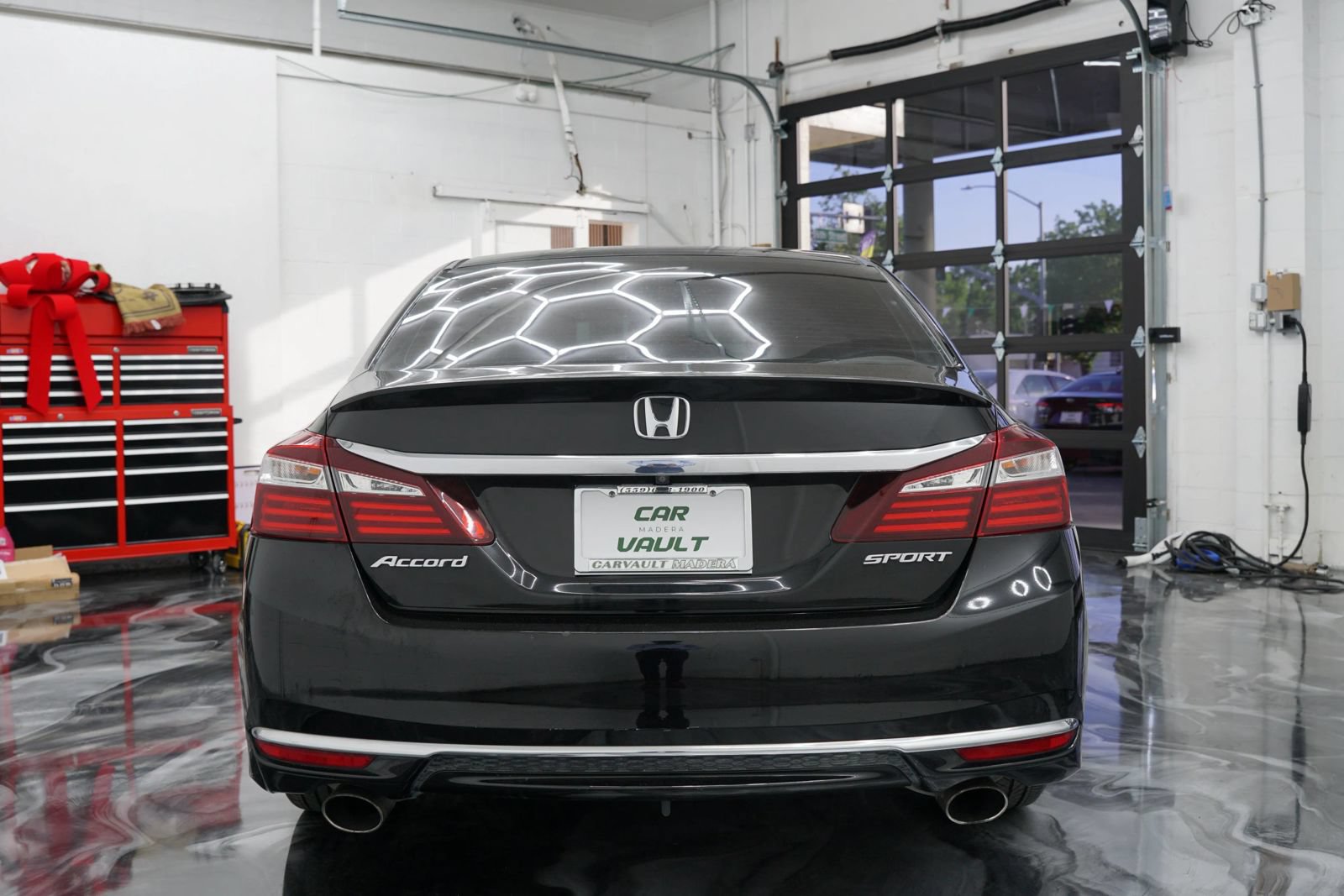 Used 2017 Honda Accord Sport image 9