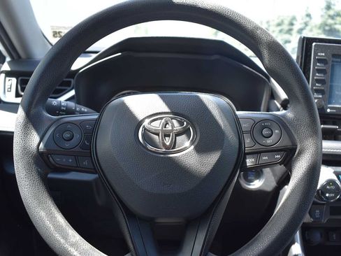 Used 2021 Toyota RAV4 XLE AWD/4WD image 11