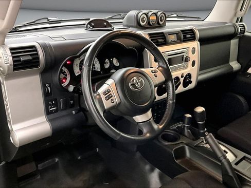 Used 2013 Toyota FJ Cruiser 4WD w/ Upgrade Pkg image 15