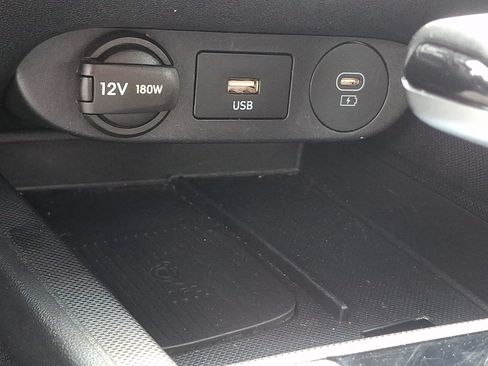 Used 2024 Hyundai Elantra Limited FWD image 24