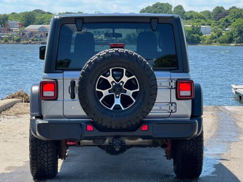 Used 2019 Jeep Wrangler Unlimited Rubicon w/ Cold Weather Group AWD/4WD image 8