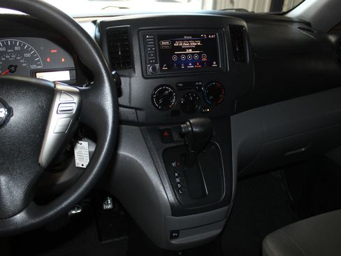 Used 2020 Nissan NV200 S FWD image 13