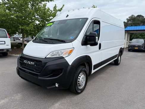 Used 2025 RAM ProMaster 2500 w/ Convenience Group FWD image 6