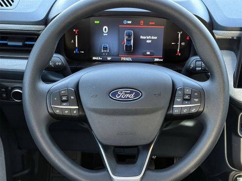 Certified 2025 Ford Maverick XLT image 11