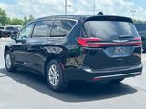 New 2025 Chrysler Pacifica Select image 4