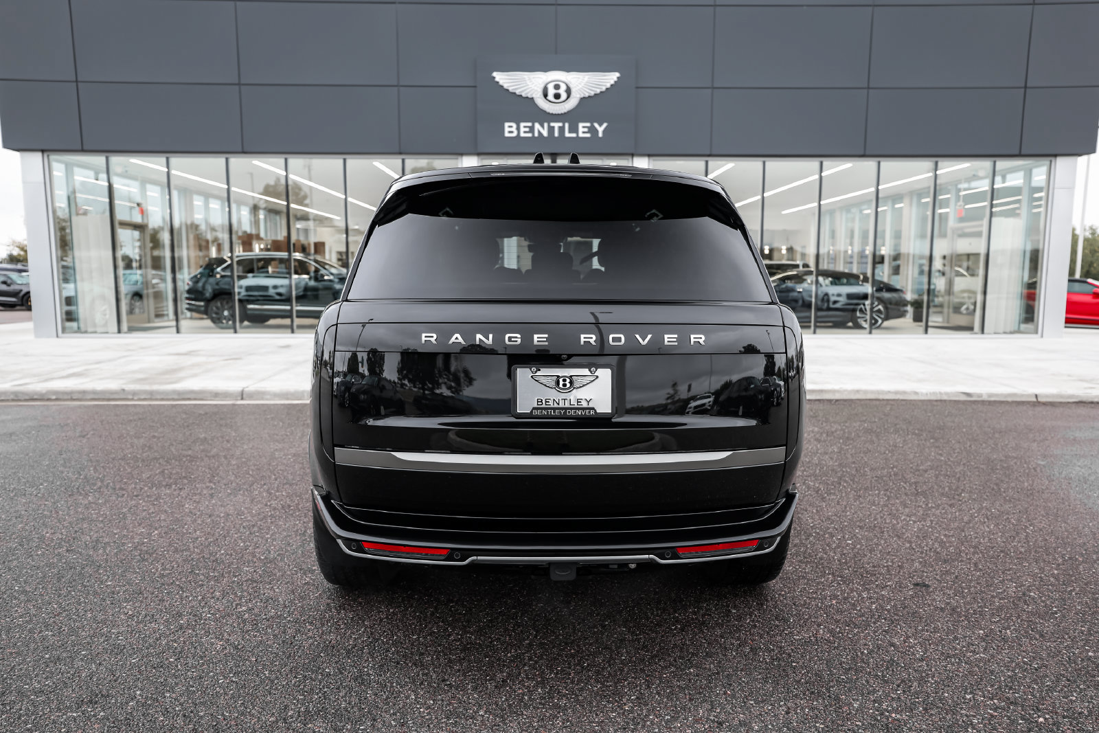Used 2026 Land Rover Range Rover Long Wheelbase SE AWD/4WD image 11