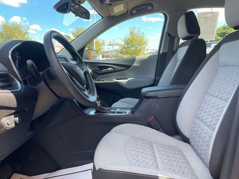 Used 2022 Chevrolet Equinox LS image 12
