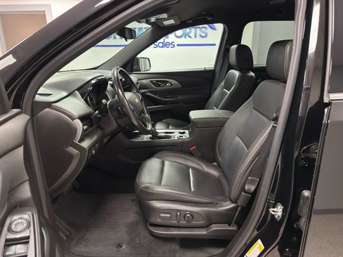 Used 2022 Chevrolet Traverse LT w/ LPO, Floor Liner Package image 9