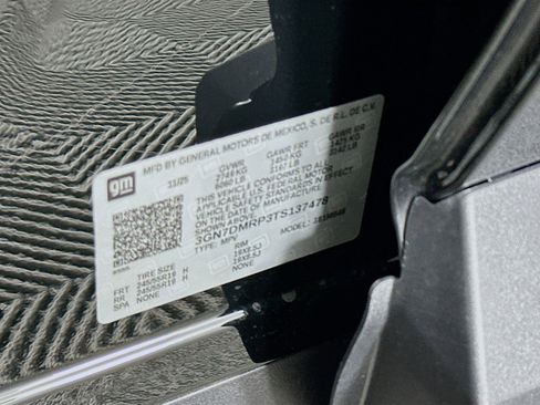 New 2026 Chevrolet Equinox EV LT image 31