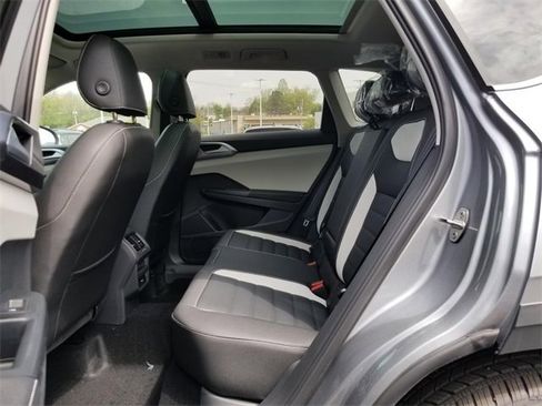 New 2025 Volkswagen Taos SEL image 8