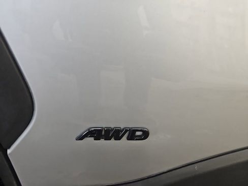 Used 2023 Toyota Corolla Cross XSE image 33