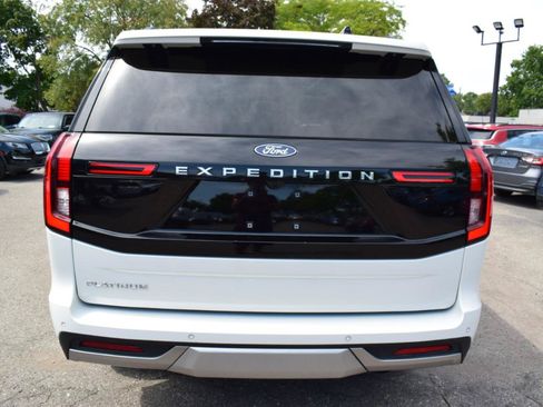 Used 2025 Ford Expedition Platinum w/ Driver's Package AWD/4WD image 8
