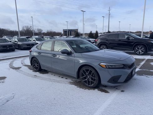 Used 2023 Honda Civic Sport Touring image 2