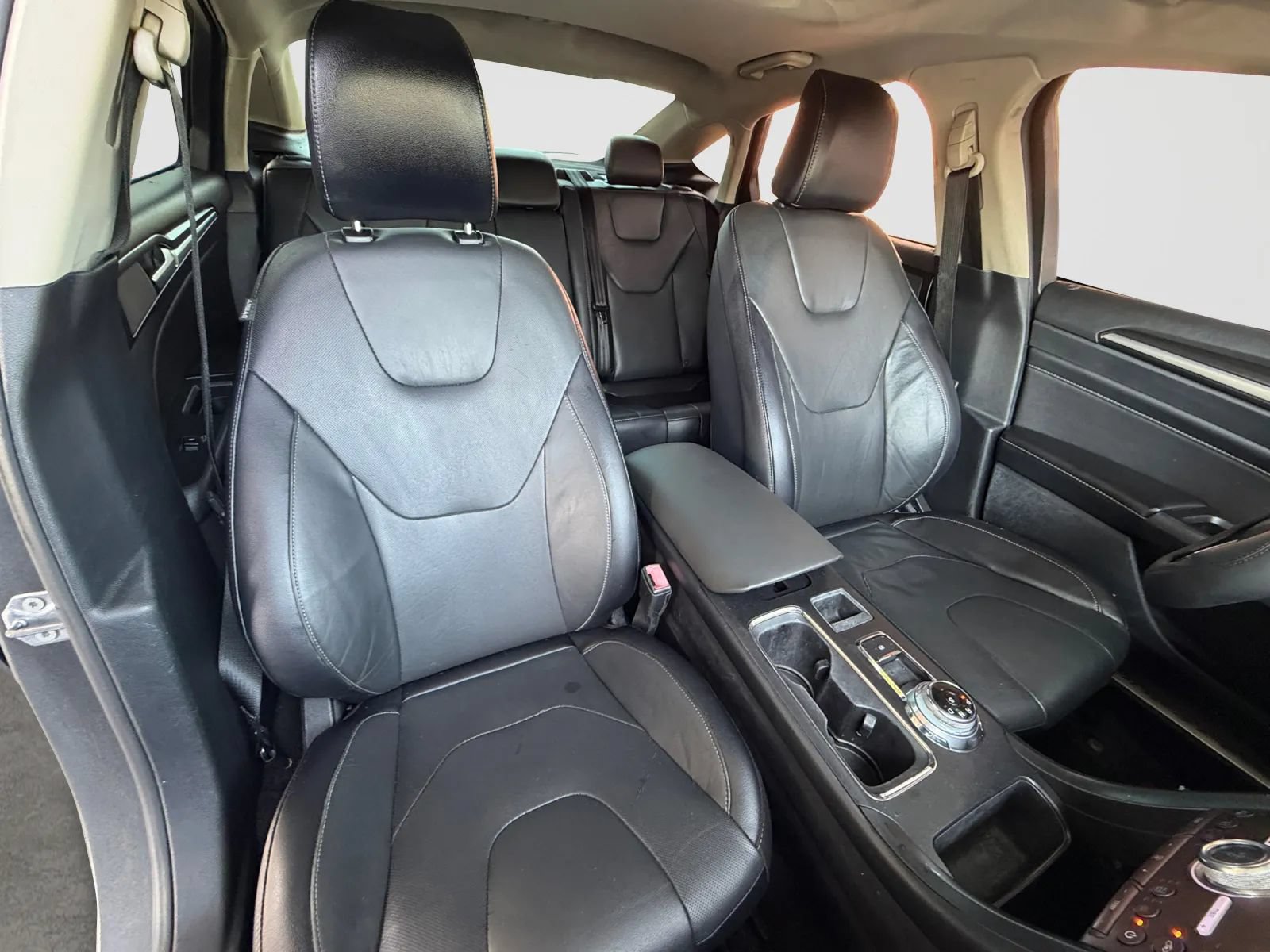 Used 2020 Ford Fusion Titanium AWD/4WD image 21